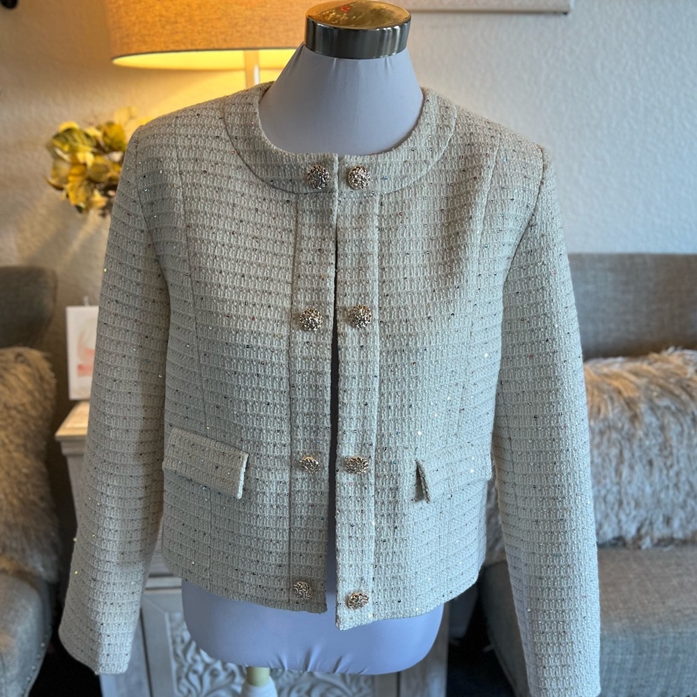 Elegant Cream Tweed Jacket - Picture 7 of 8